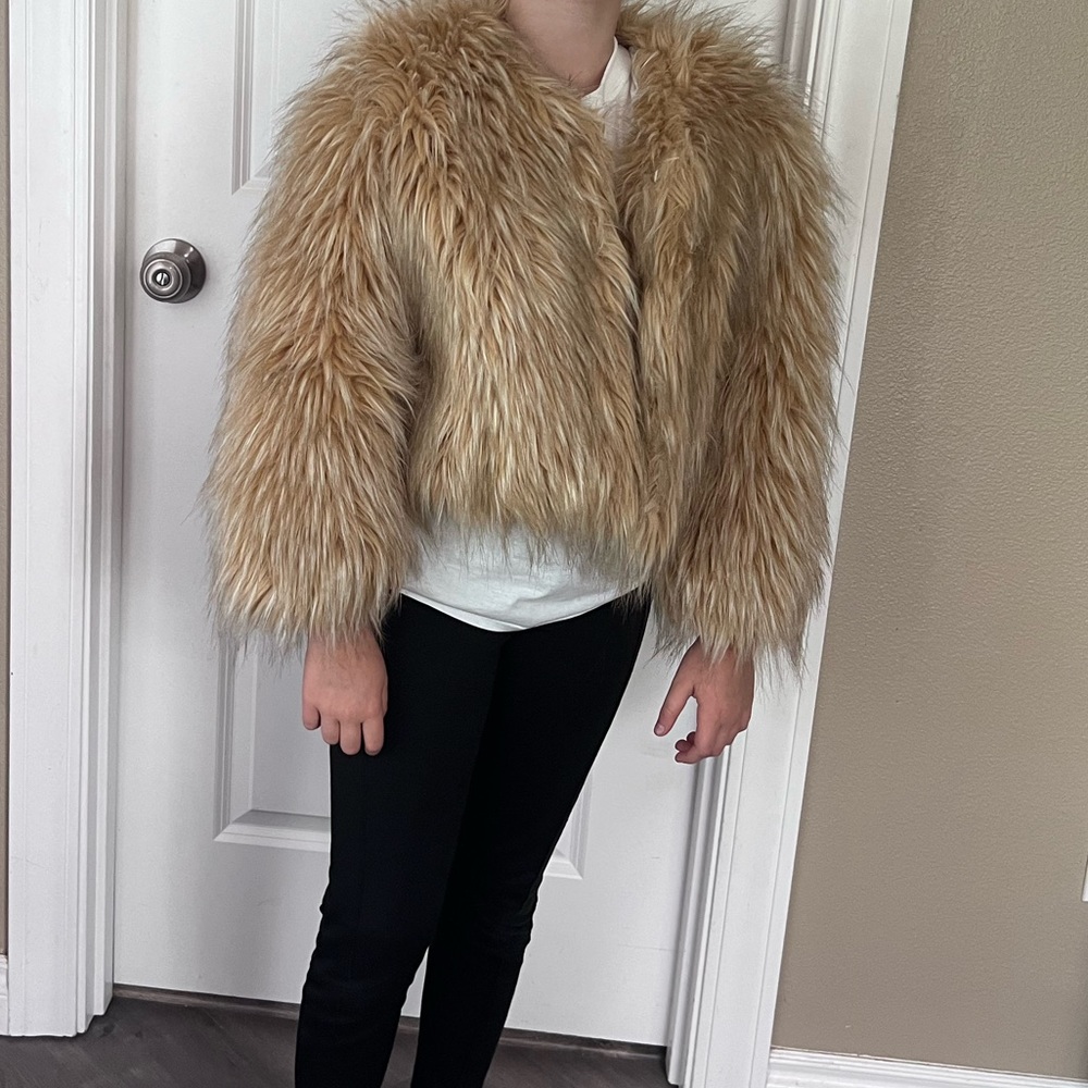 INC cropped faux fur. Size S